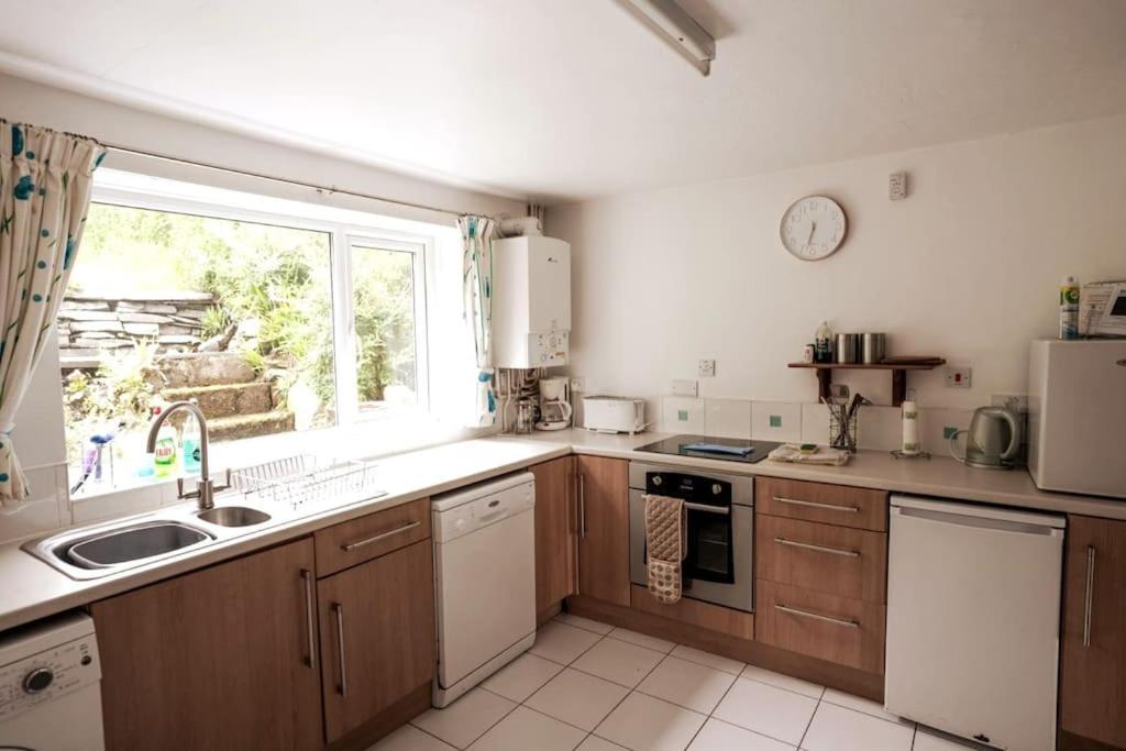 Welsh Holiday Home Sleeps 5 Close To Beaches & Mountains Nantlle エクステリア 写真