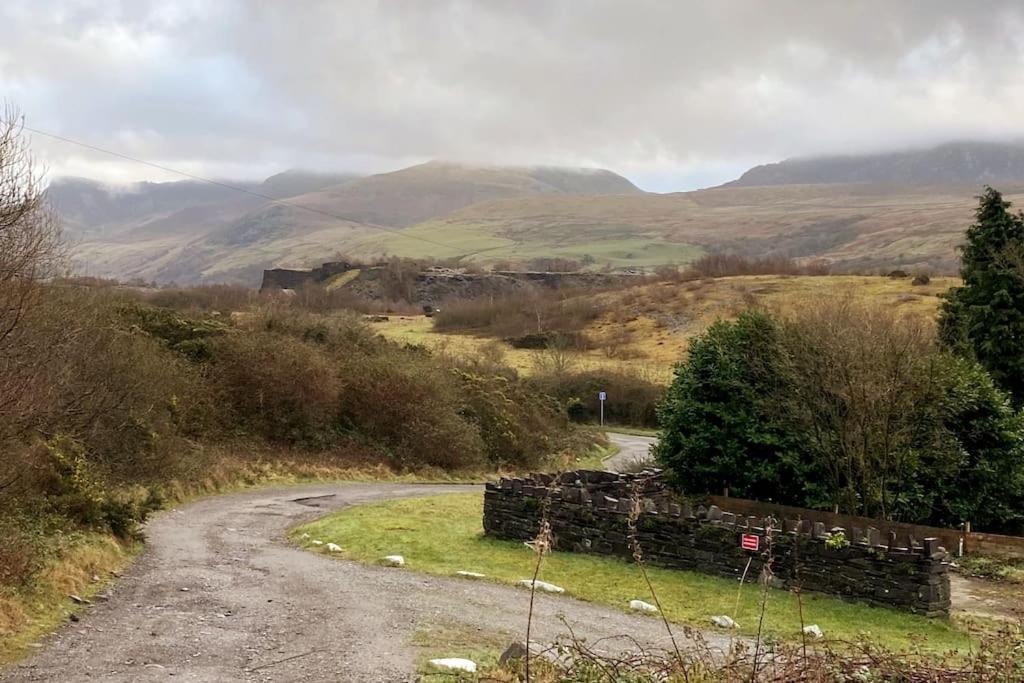 Welsh Holiday Home Sleeps 5 Close To Beaches & Mountains Nantlle エクステリア 写真