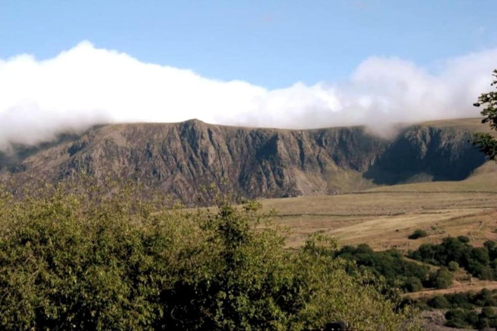 Welsh Holiday Home Sleeps 5 Close To Beaches & Mountains Nantlle エクステリア 写真