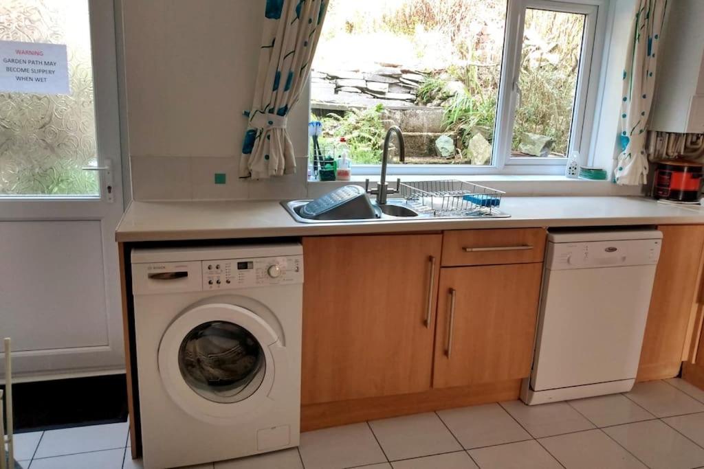 Welsh Holiday Home Sleeps 5 Close To Beaches & Mountains Nantlle エクステリア 写真
